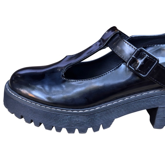 Madden Girl Size 10 Black Platform T-Strap Mary Jane Shoes - Picture 1 of 16